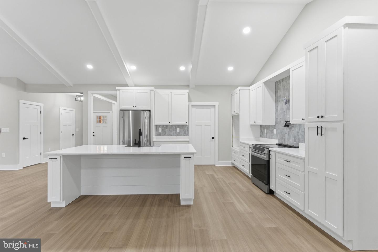 Breakaway Dr Property Photo 15
