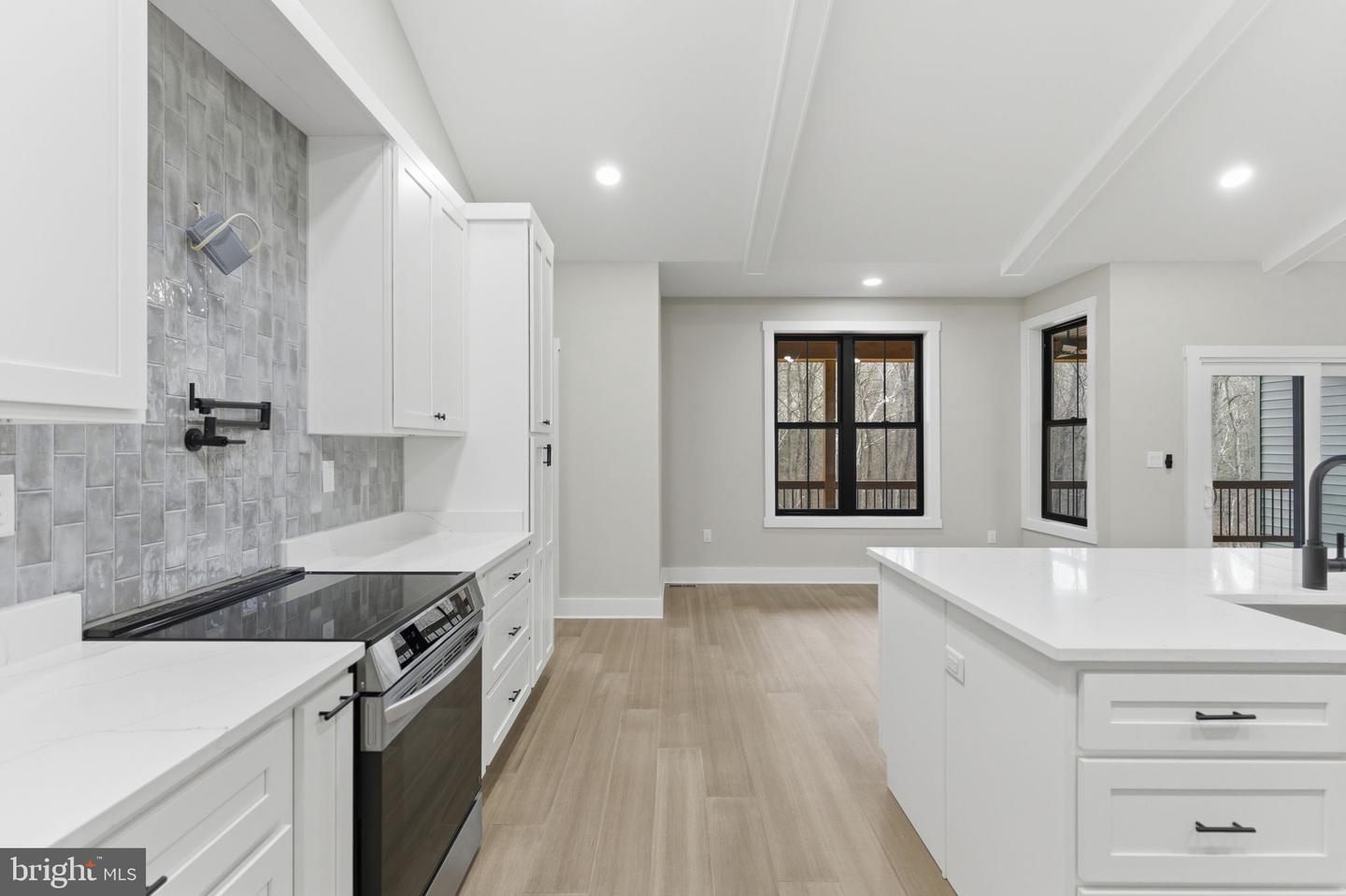 Breakaway Dr Property Photo 17