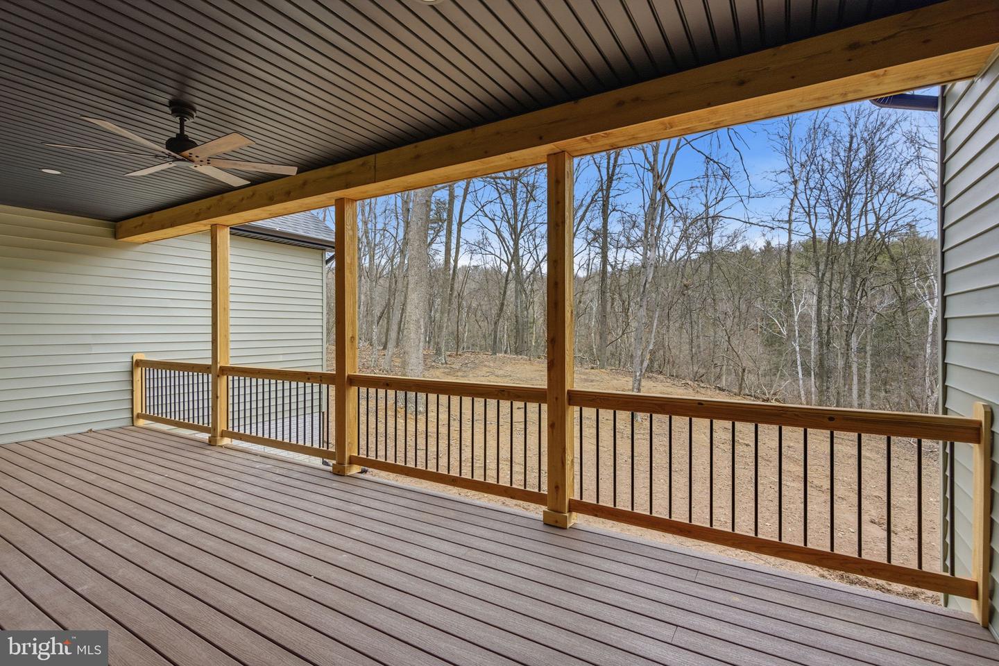 Breakaway Dr Property Photo 32