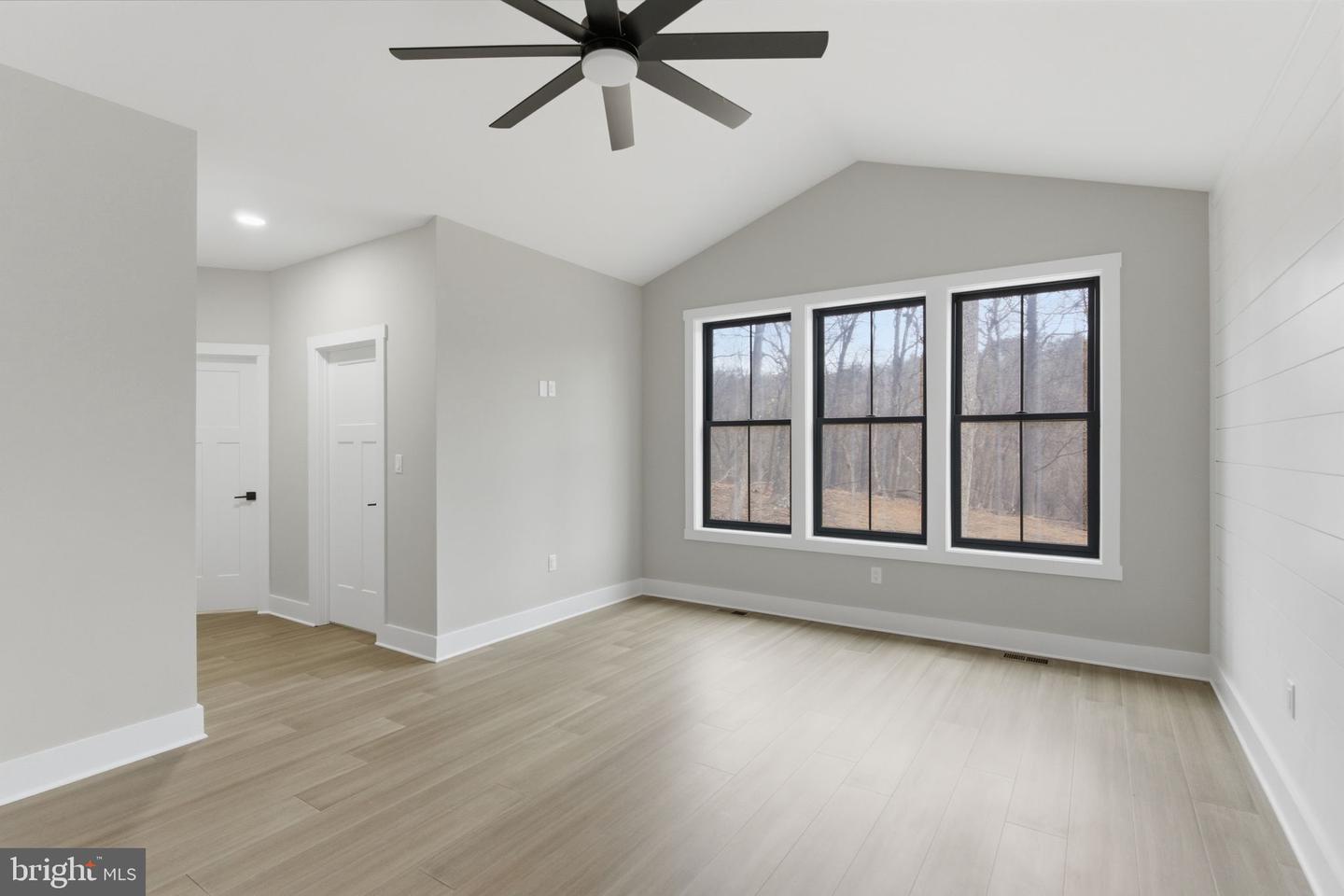 Breakaway Dr Property Photo 35