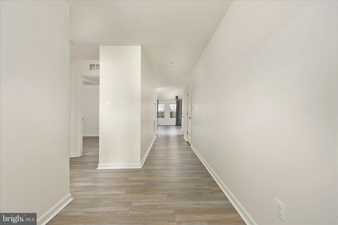 250 Stager Ave Property Photo 4
