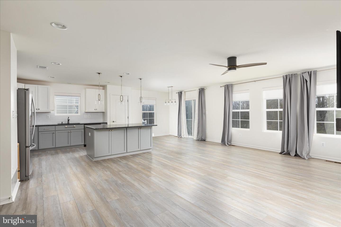 250 Stager Ave Property Photo 6