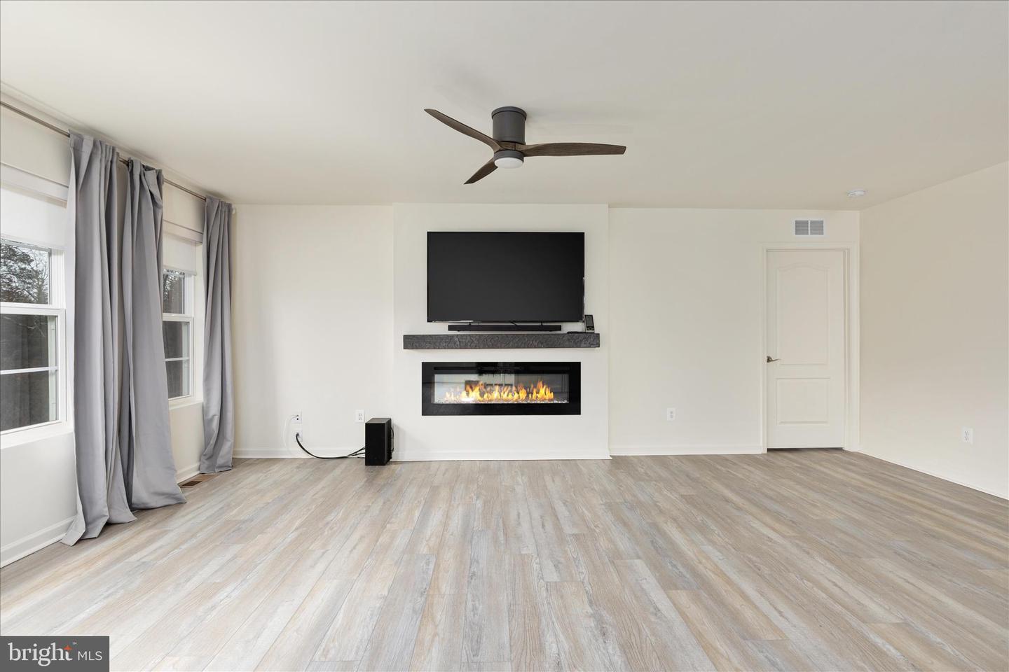 250 Stager Ave Property Photo 9