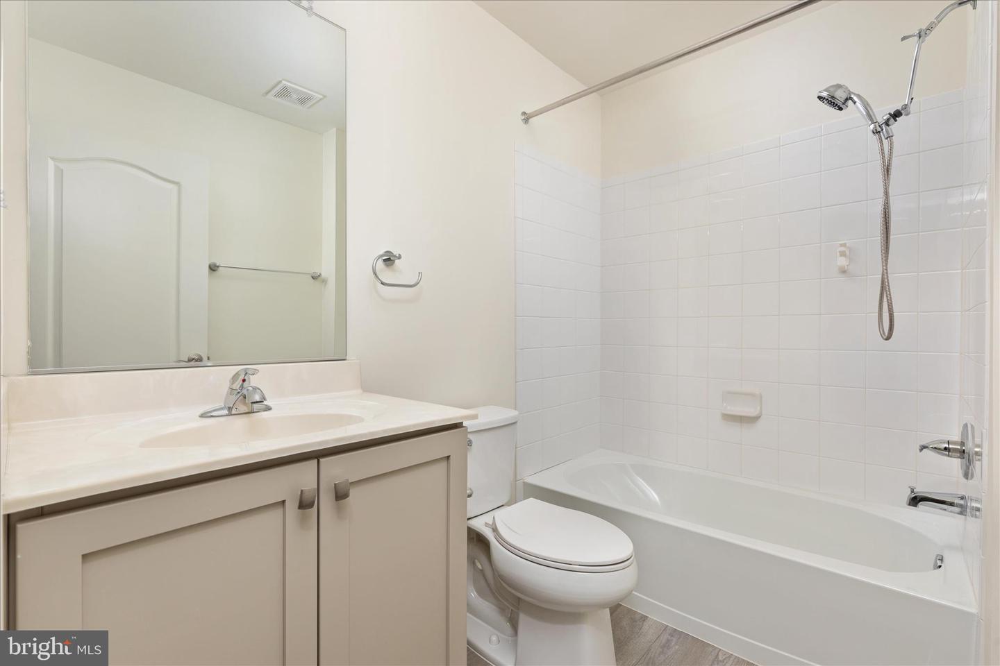 250 Stager Ave Property Photo 17