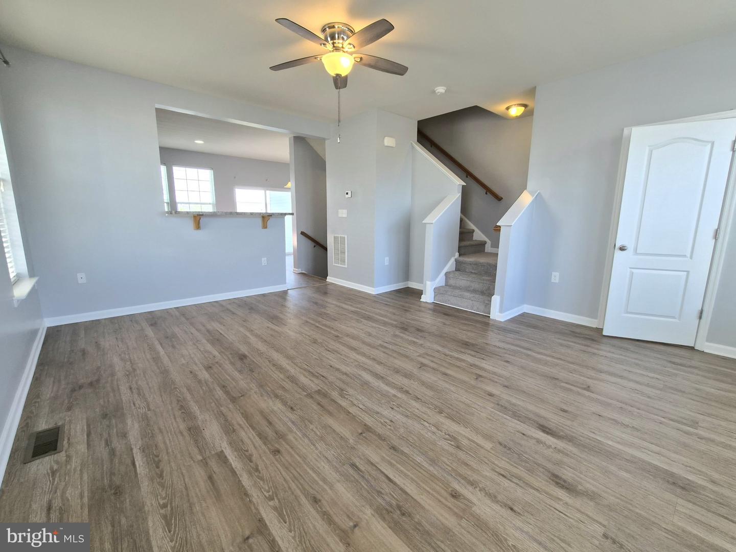 153 Kensington Ter Property Photo 3