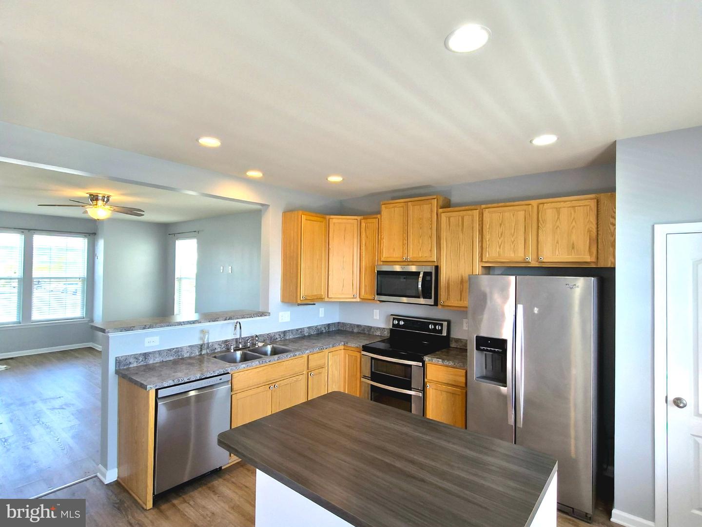 153 Kensington Ter Property Photo 7