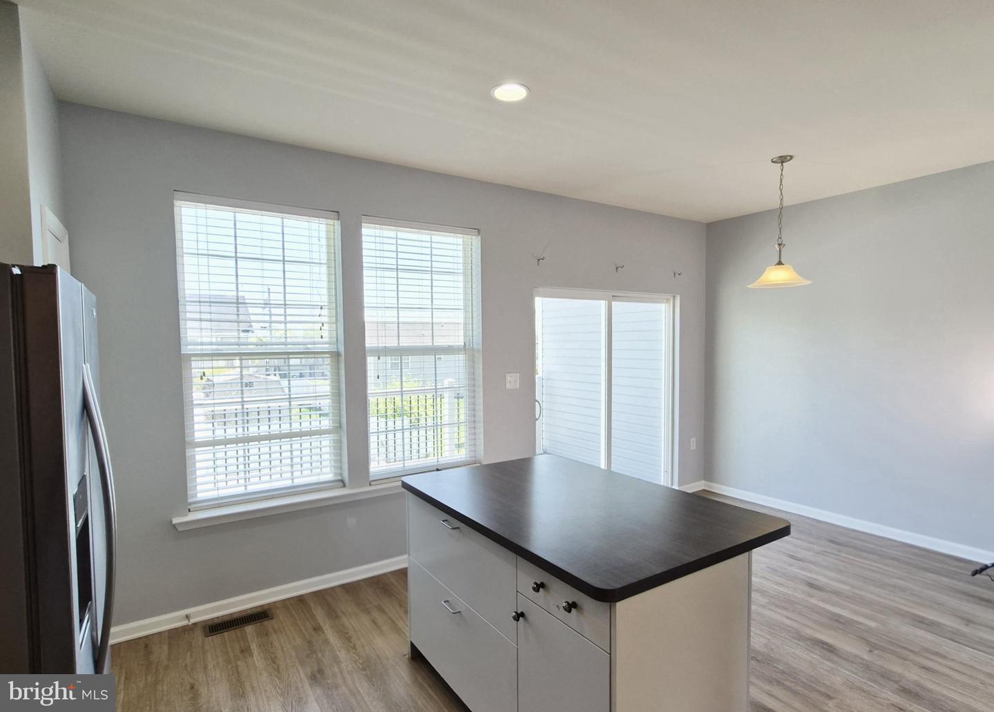 153 Kensington Ter Property Photo 8