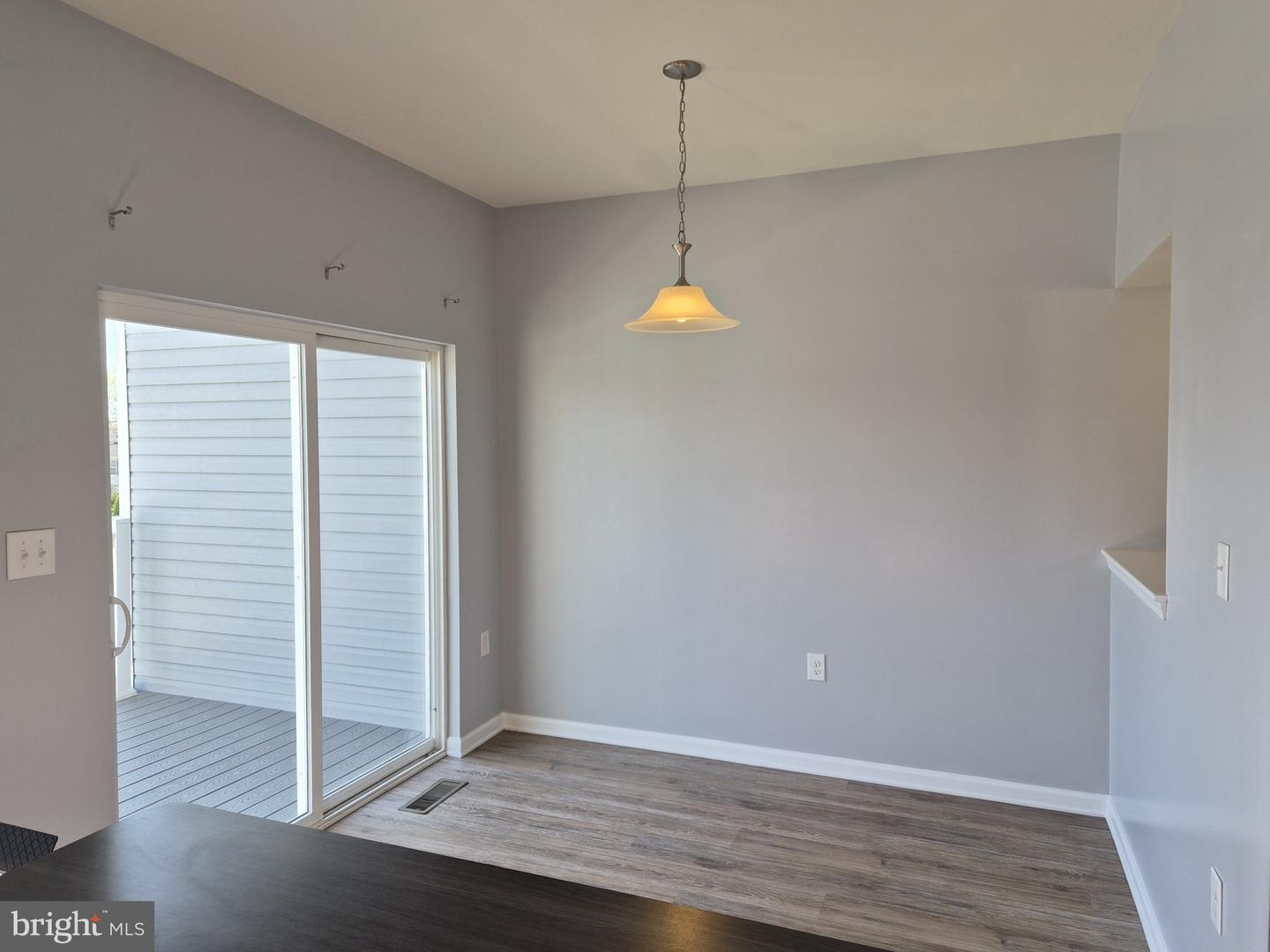 153 Kensington Ter Property Photo 9
