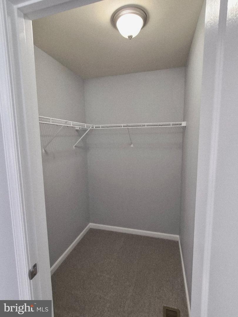 153 Kensington Ter Property Photo 12