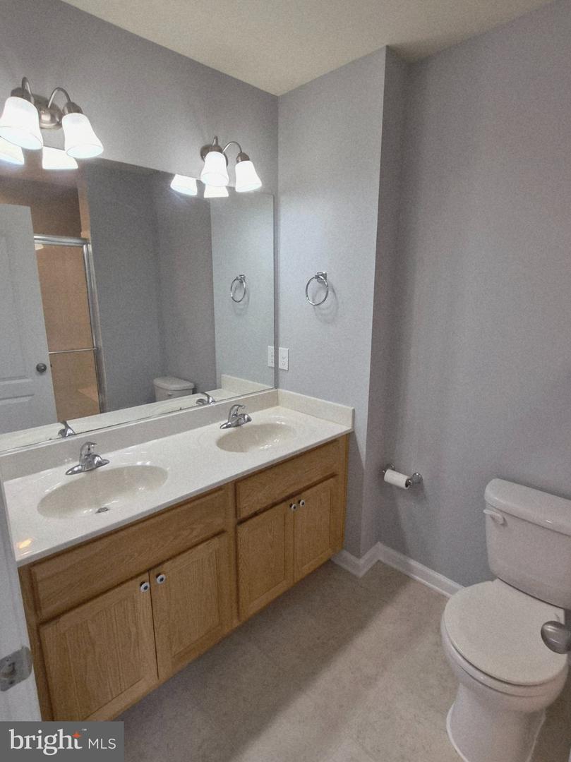 153 Kensington Ter Property Photo 13