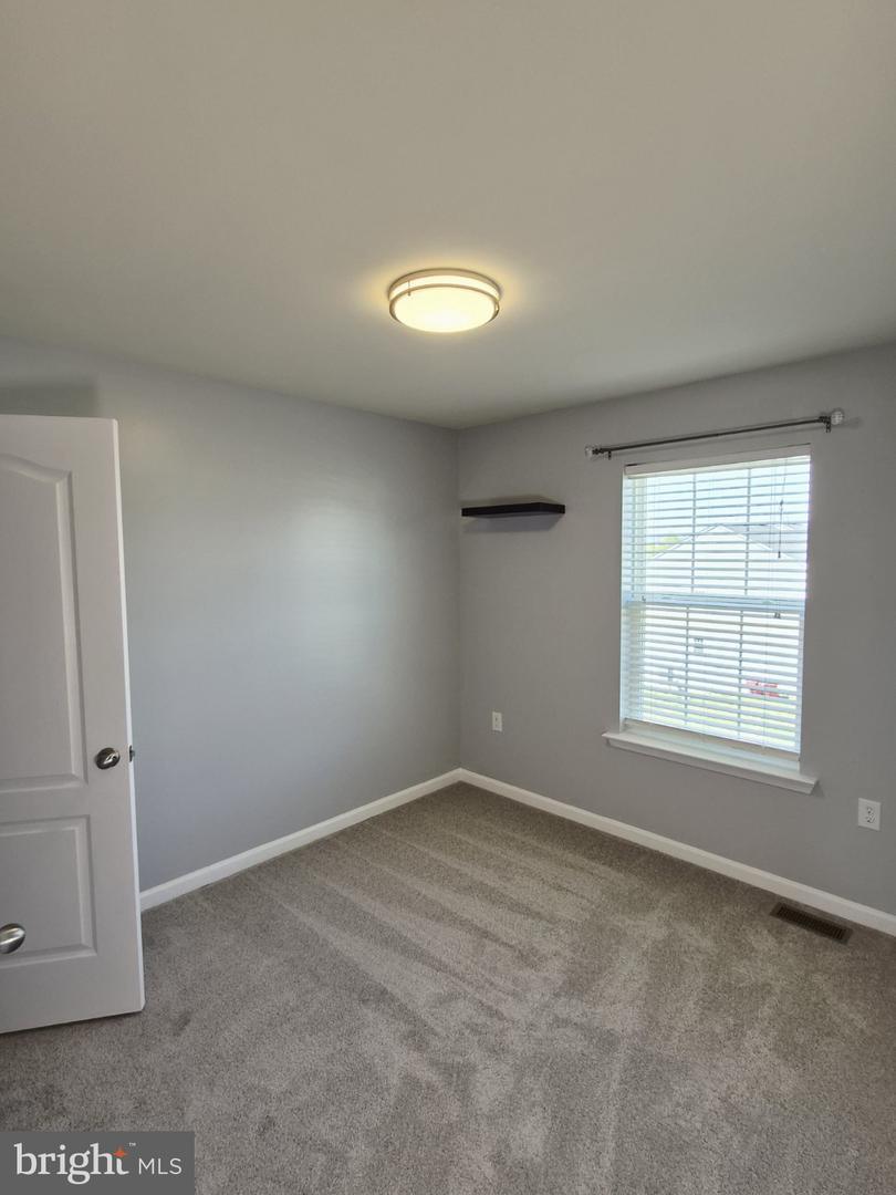 153 Kensington Ter Property Photo 15