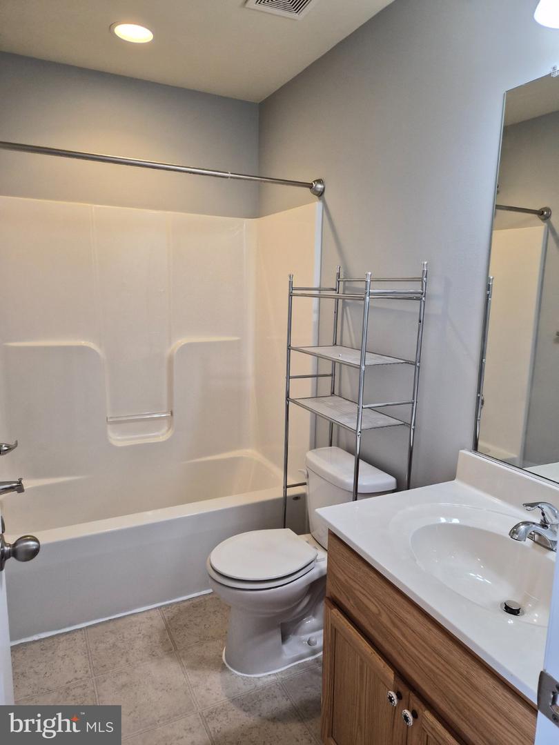 153 Kensington Ter Property Photo 19