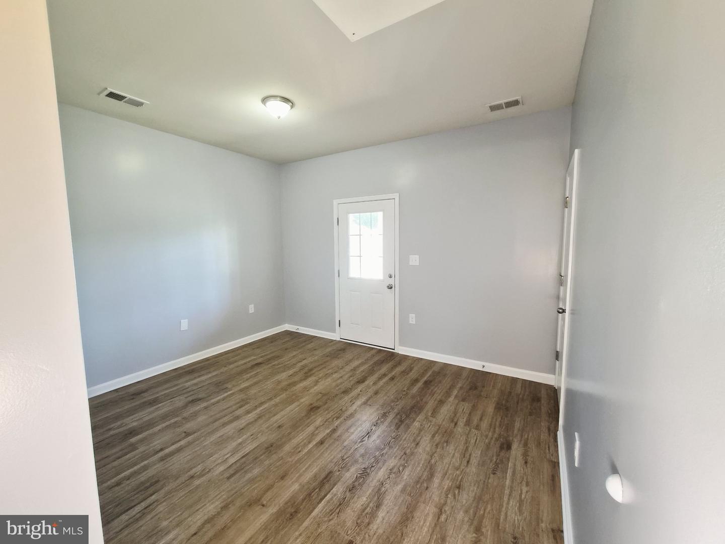 153 Kensington Ter Property Photo 23