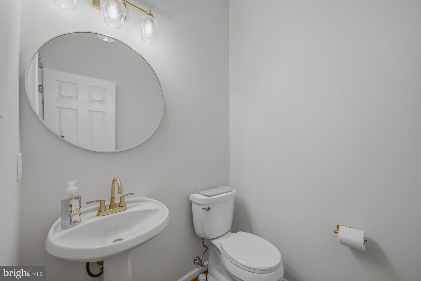 10 Cardiff Ct Property Photo 9