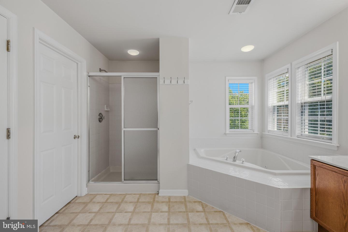 10 Cardiff Ct Property Photo 41