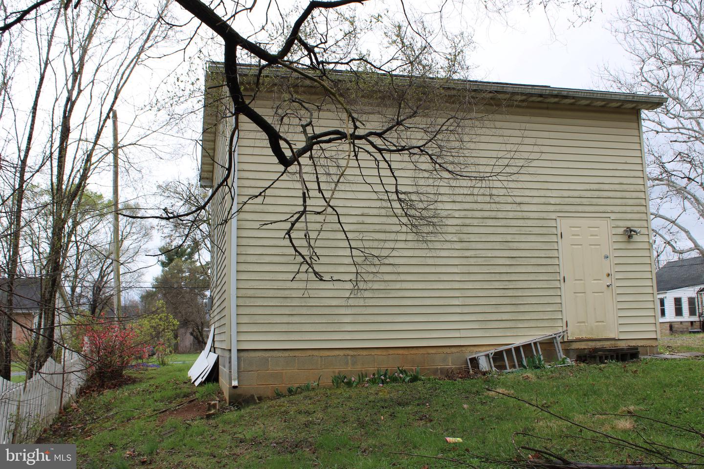10123 Winchester Ave Property Photo 9