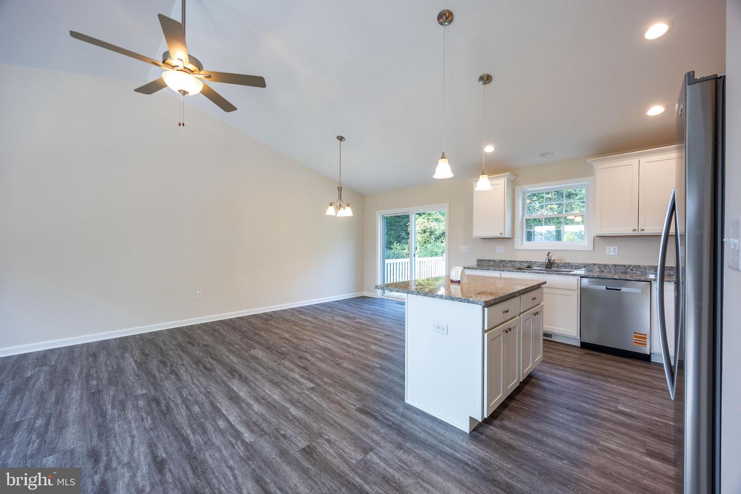 Lot 19 Cabriolet Property Photo 7