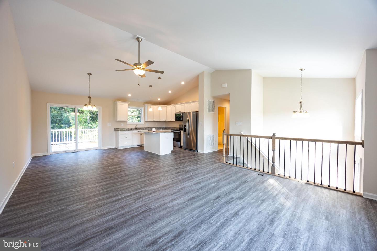 Lot 19 Cabriolet Property Photo 8