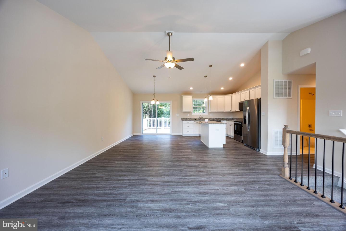 Lot 19 Cabriolet Property Photo 13