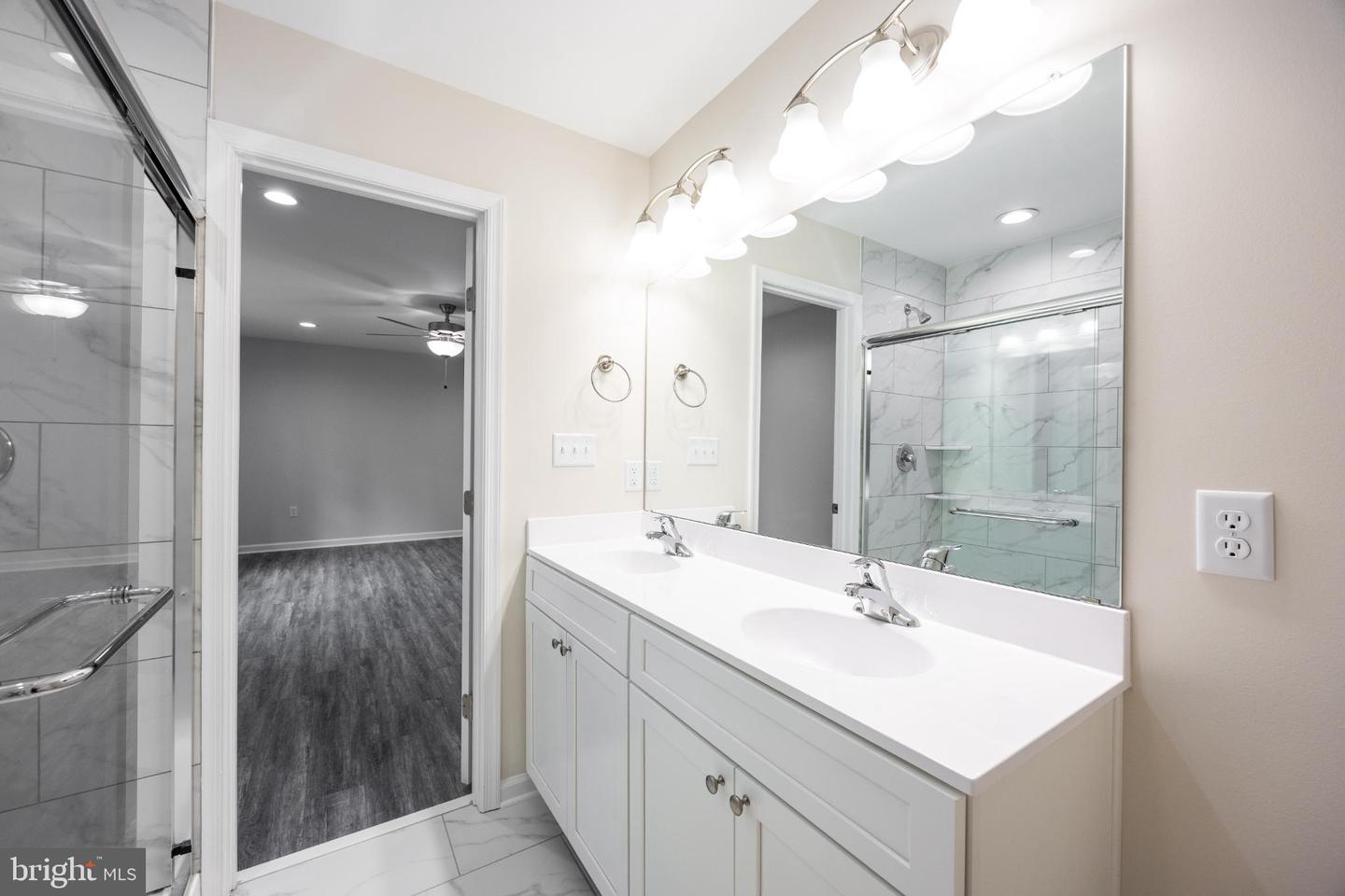 Lot 19 Cabriolet Property Photo 23