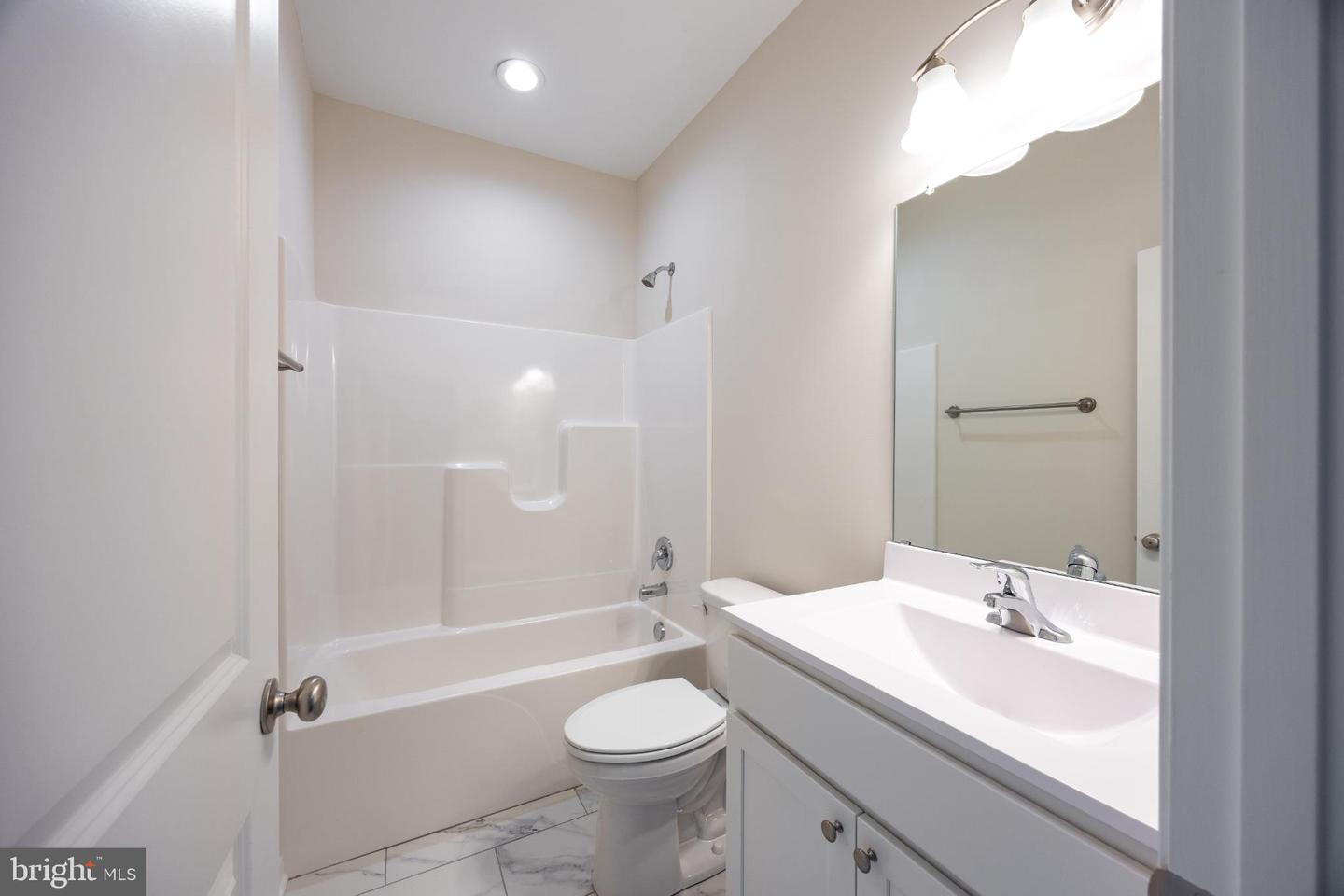 Lot 19 Cabriolet Property Photo 31