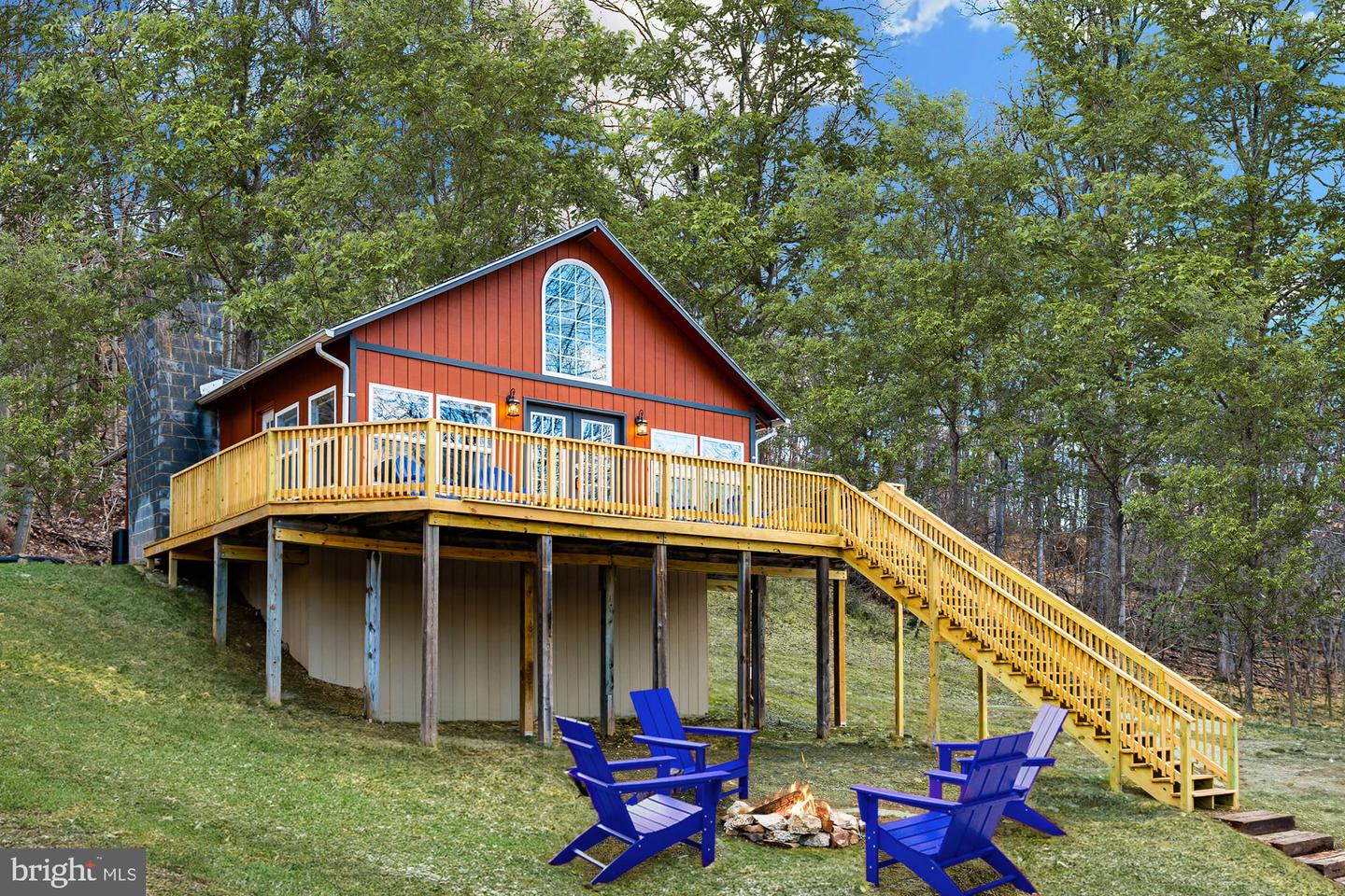 221 Dewdrop Ln Property Photo 1