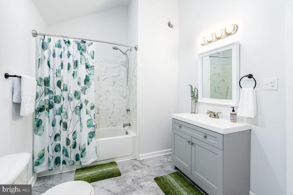 221 Dewdrop Ln Property Photo 12