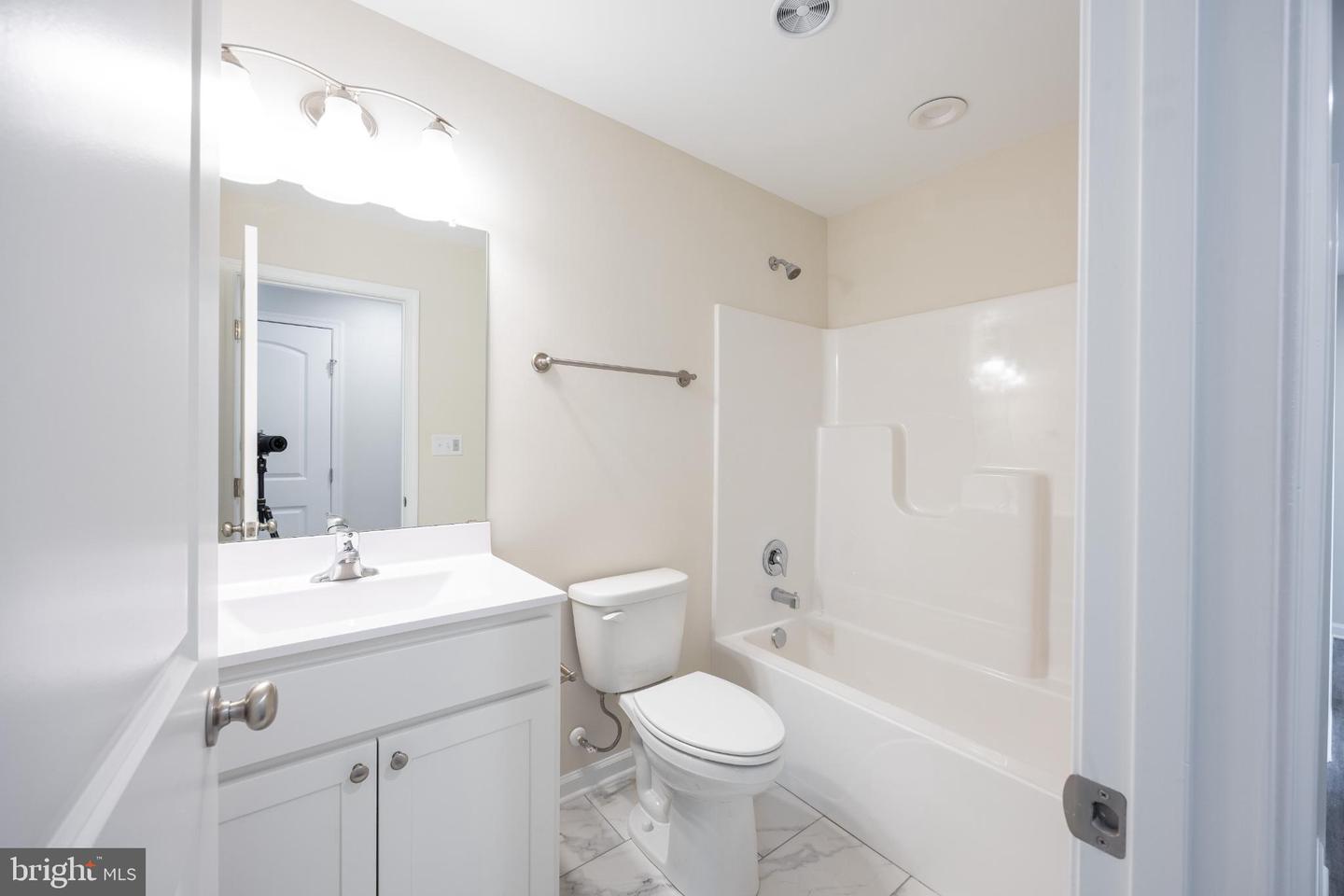 Lot 20 Cabriolet Property Photo 16