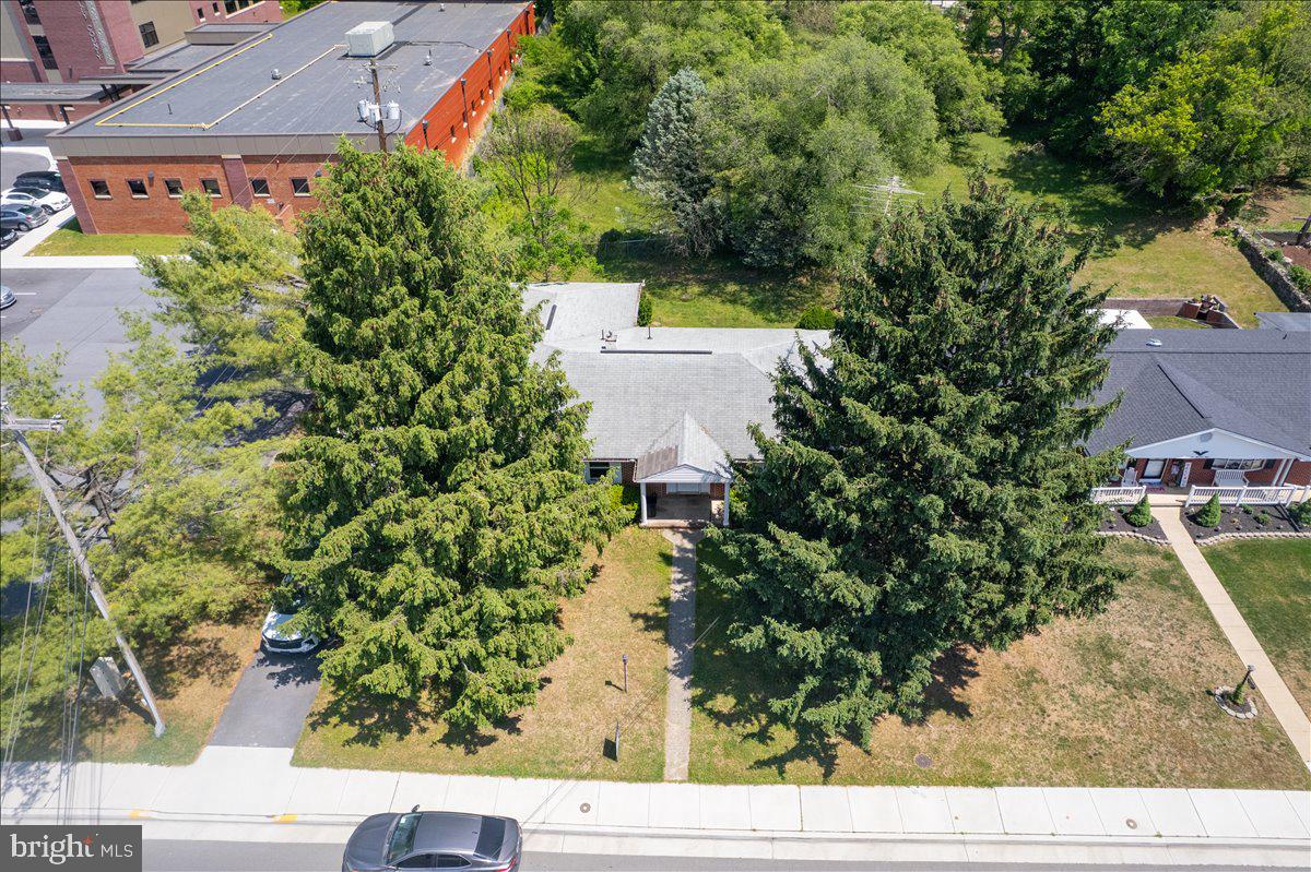 602 S Raleigh St Property Photo 4