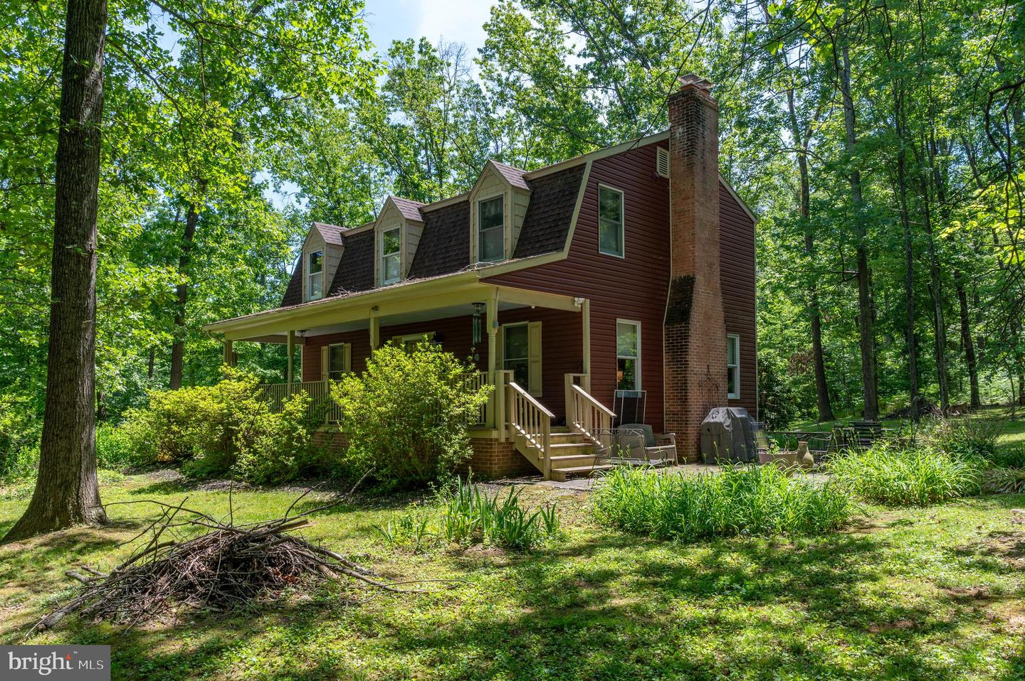 7647 Hedgesville Rd Property Photo 1