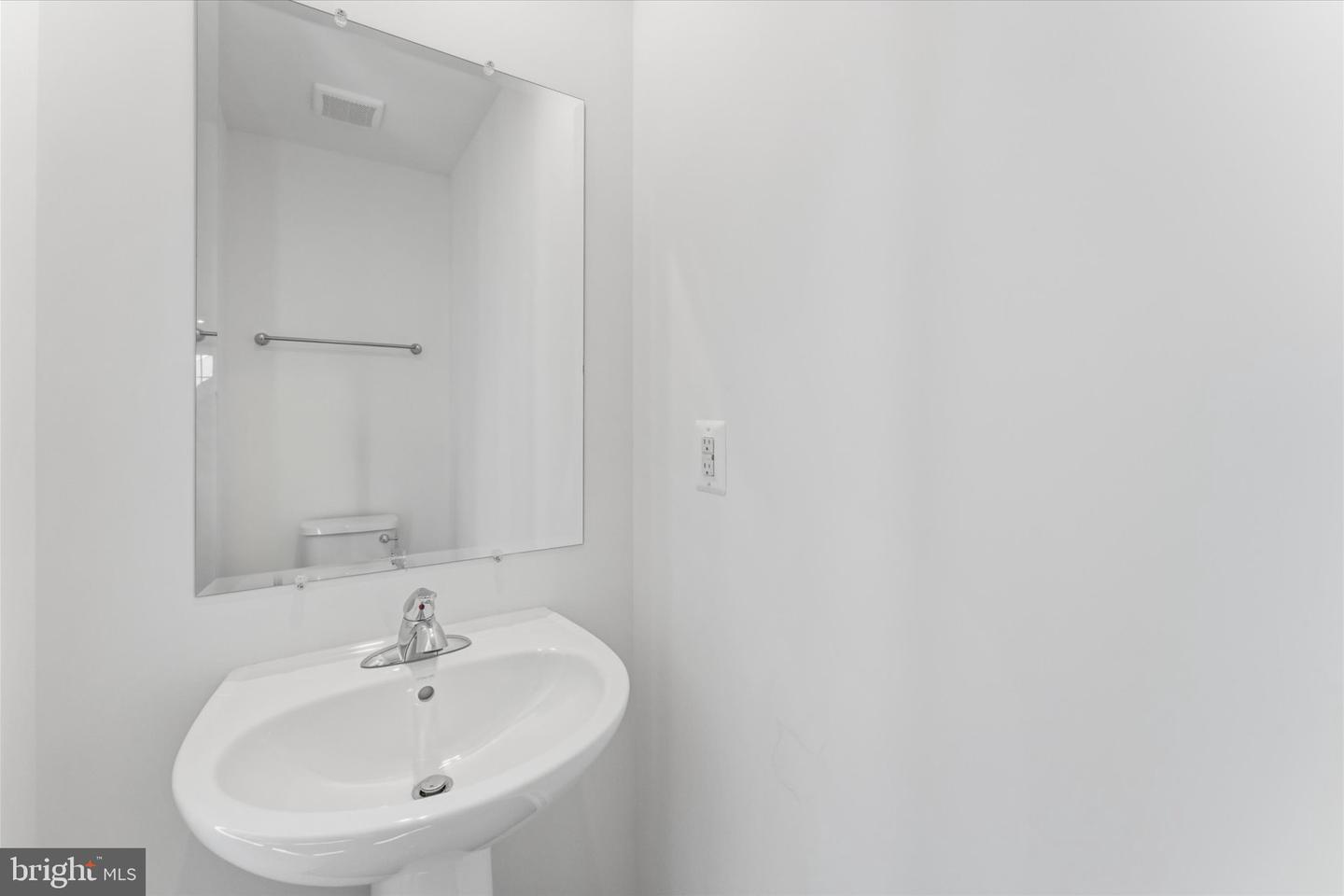 505 Fontana Cir Property Photo 13