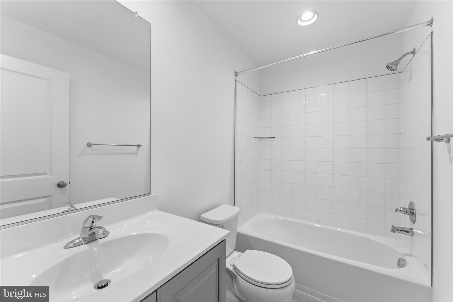 505 Fontana Cir Property Photo 23