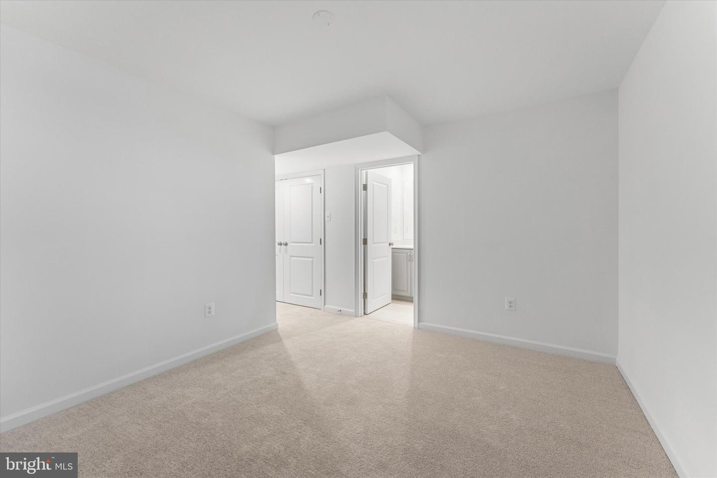 505 Fontana Cir Property Photo 29