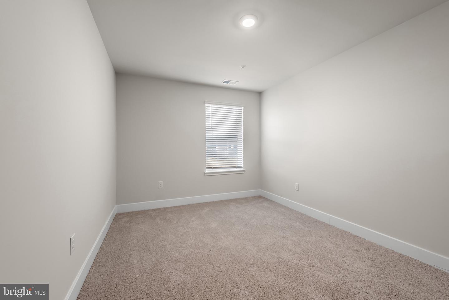 290 Peking Ln Property Photo 10