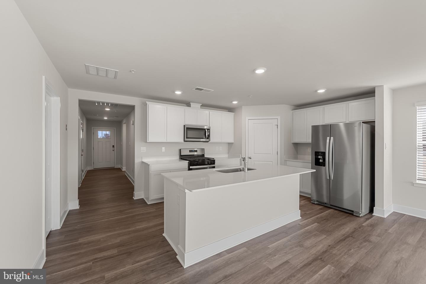 290 Peking Ln Property Photo 13