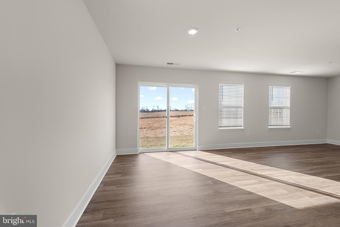 290 Peking Ln Property Photo 15