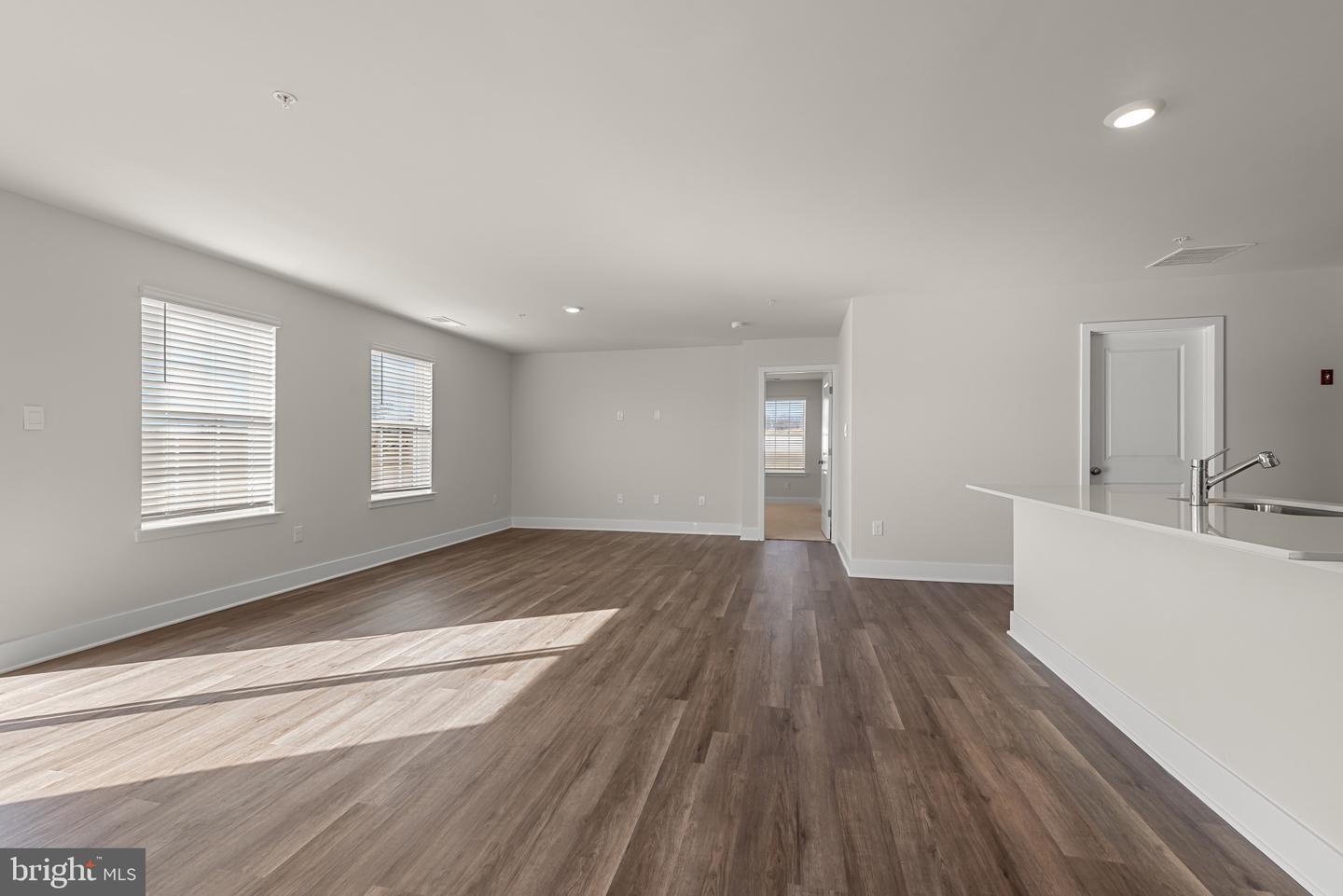 290 Peking Ln Property Photo 16