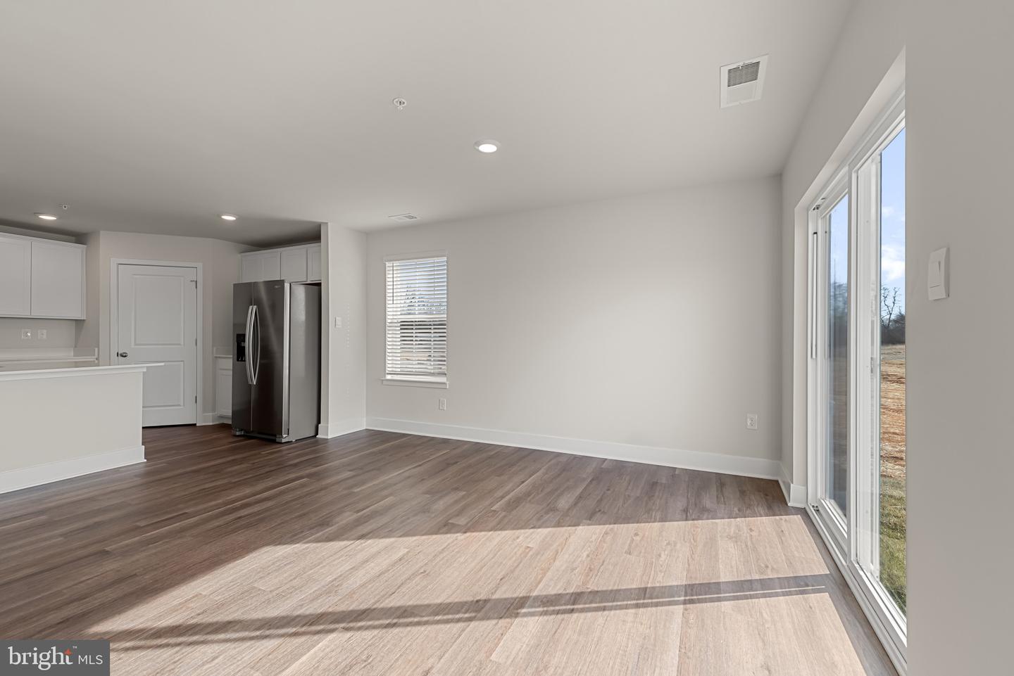 290 Peking Ln Property Photo 18