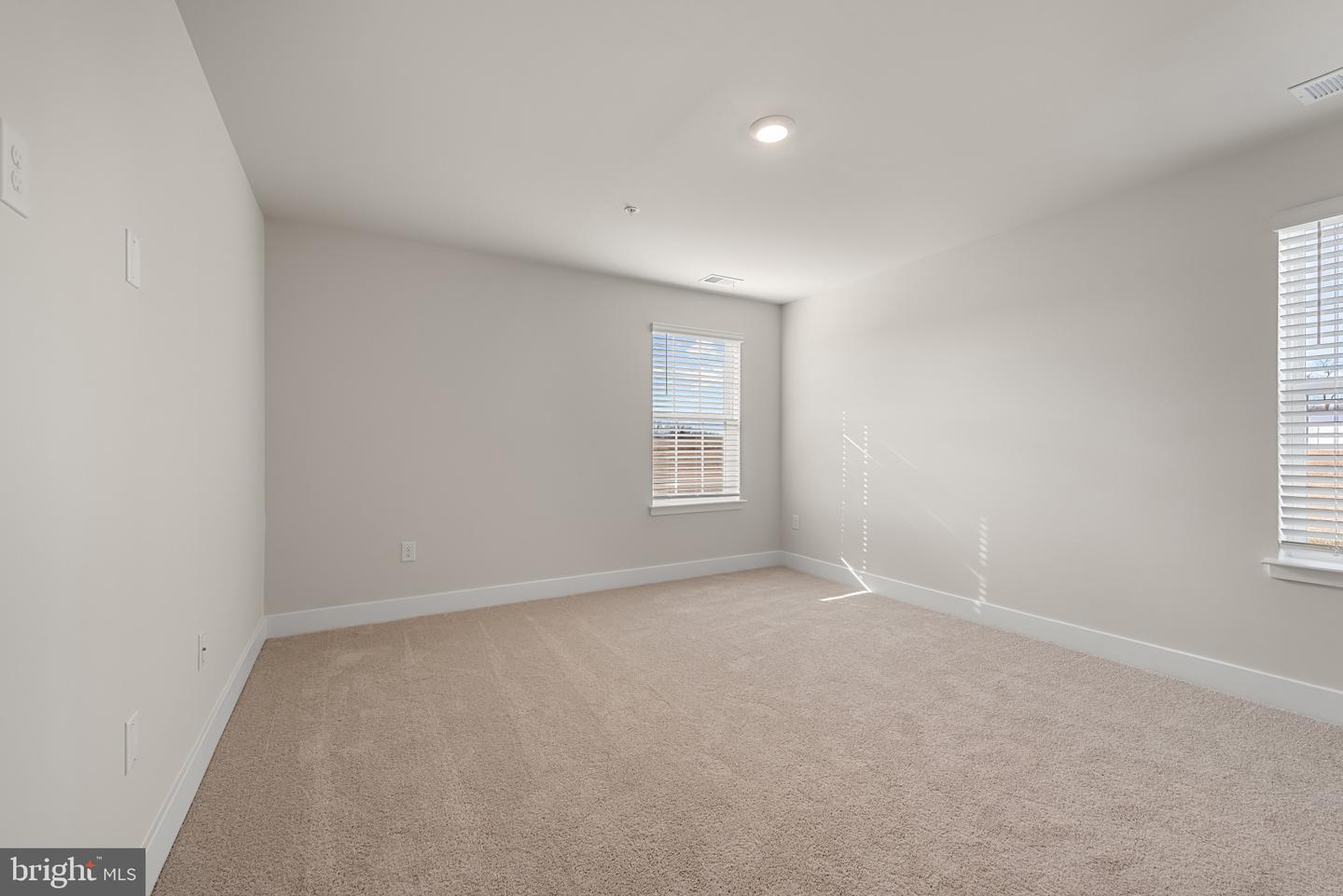 290 Peking Ln Property Photo 23