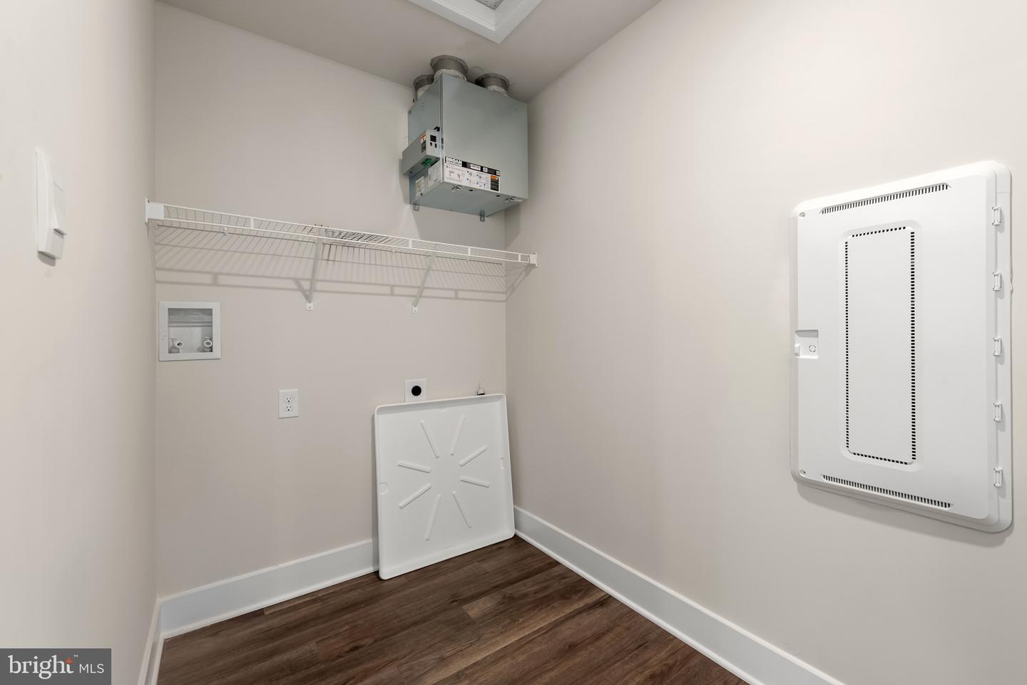 290 Peking Ln Property Photo 30
