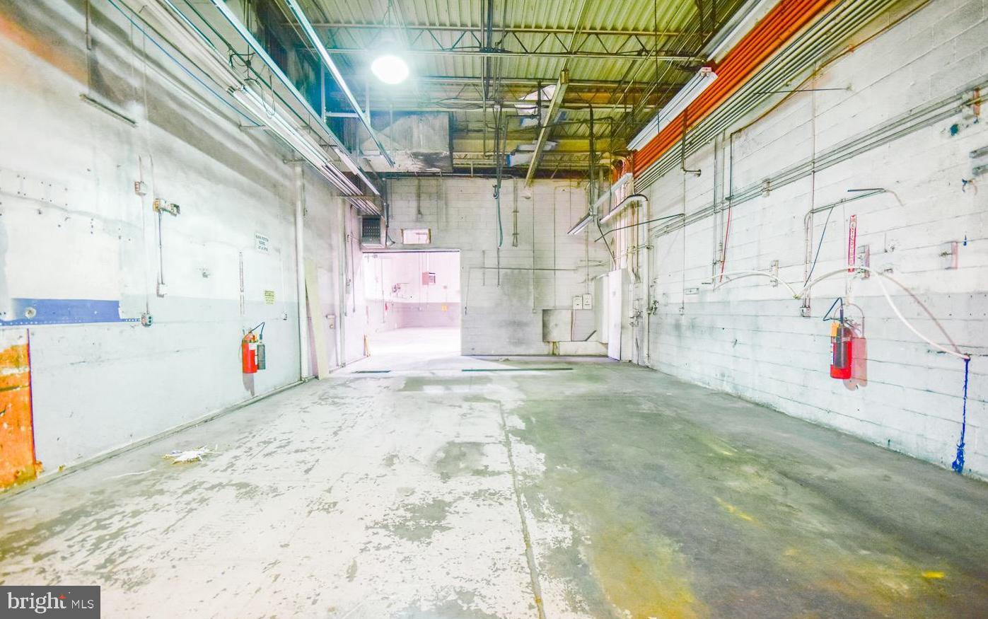 215 S COLLEGE ST #WAREHOUSE #1 Property Photo 1