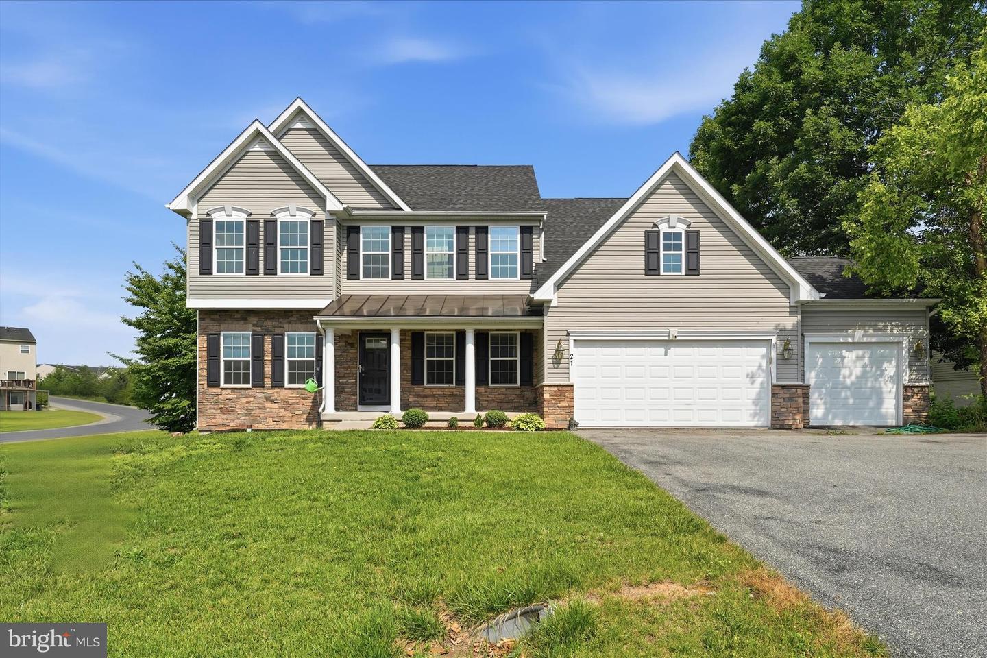 21 Whirlpool Way Property Photo 1