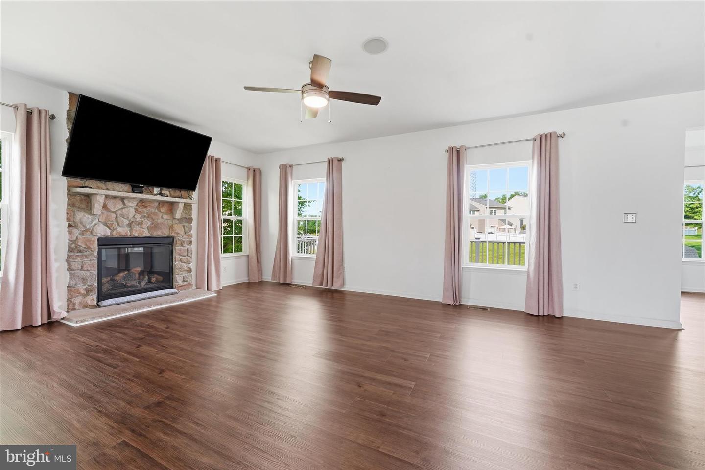 21 Whirlpool Way Property Photo 2