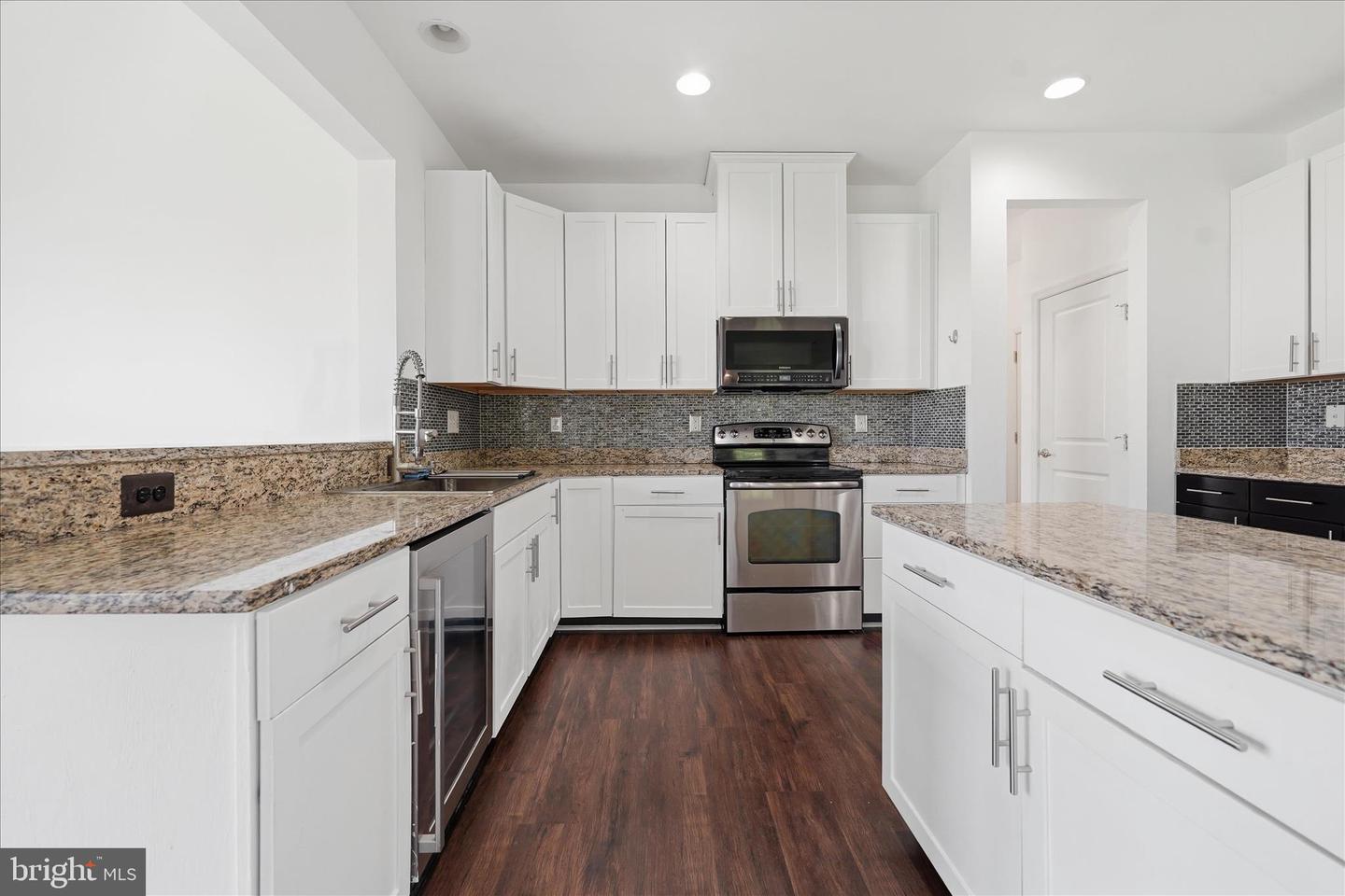 21 Whirlpool Way Property Photo 3