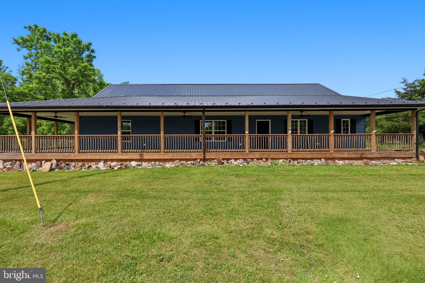 8757 Hedgesville Rd Property Photo 2