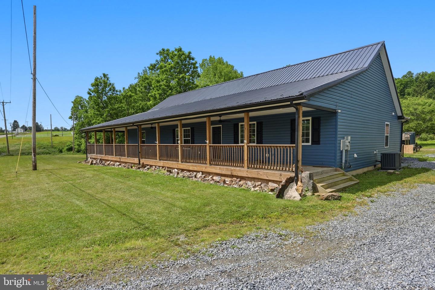 8757 Hedgesville Rd Property Photo 4