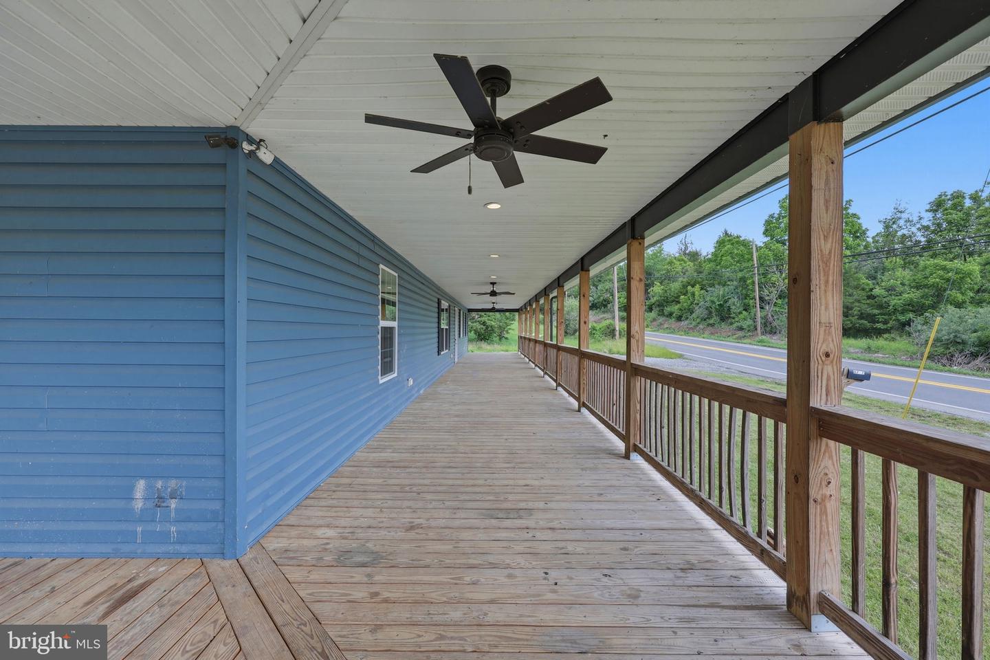 8757 Hedgesville Rd Property Photo 6