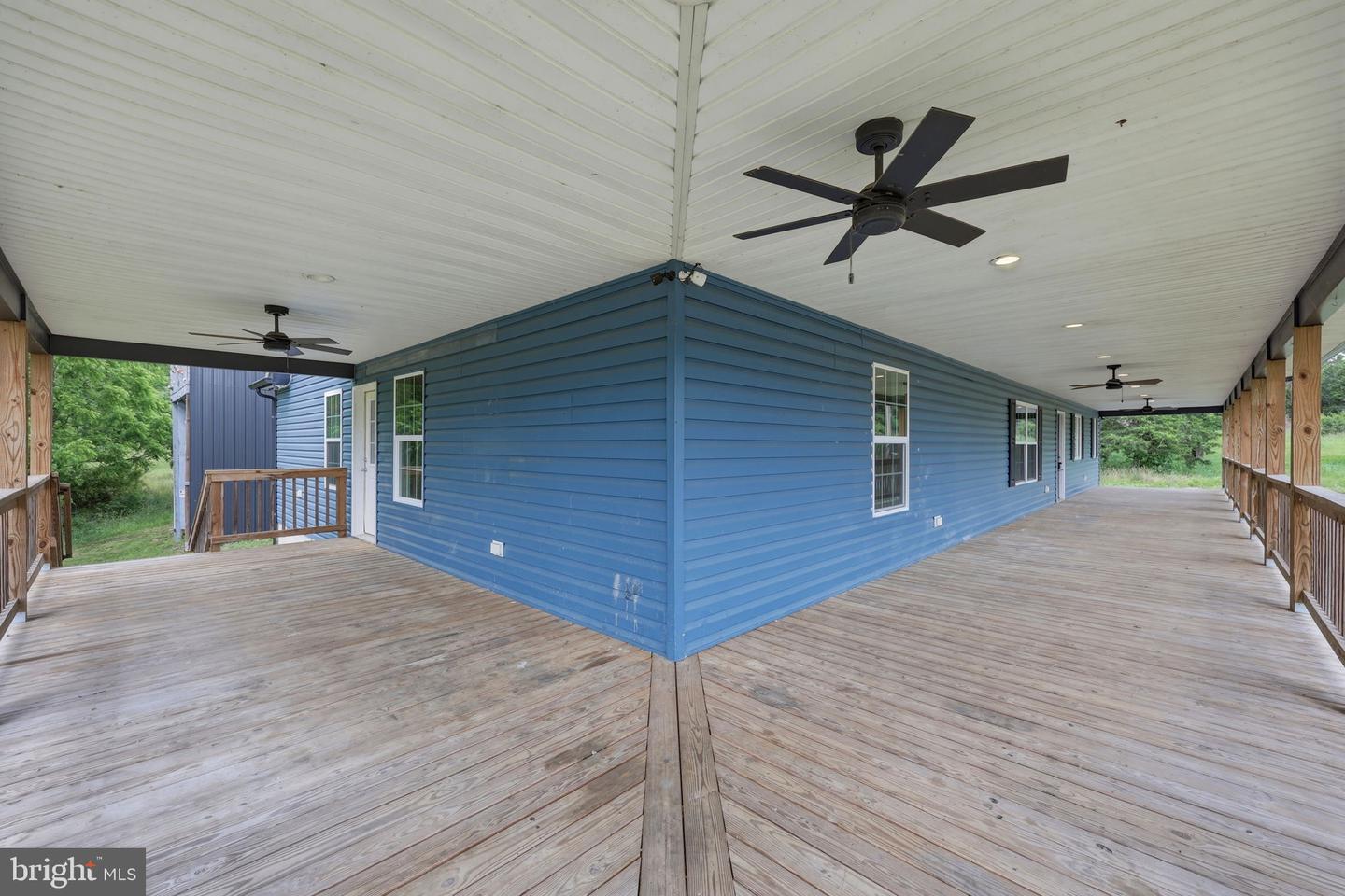 8757 Hedgesville Rd Property Photo 7