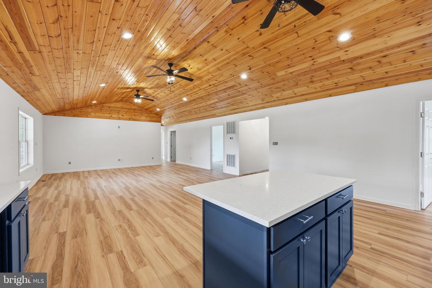 8757 Hedgesville Rd Property Photo 13