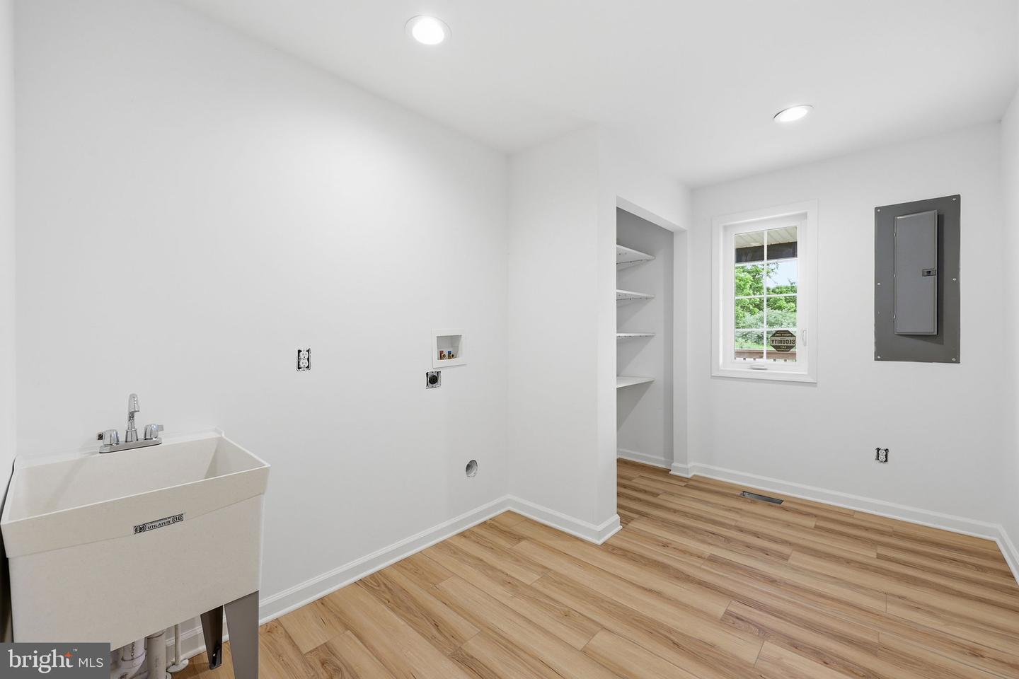 8757 Hedgesville Rd Property Photo 17